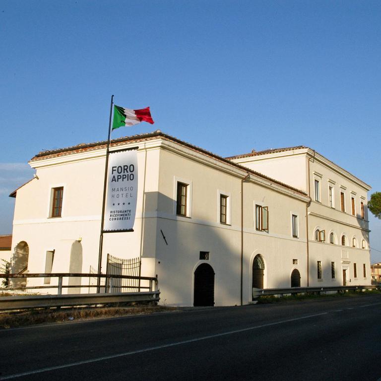 Foro Appio Mansio Hotel Latina Bagian luar foto